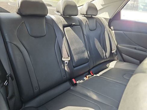 Used 2022 Hyundai Elantra Limited w/ Cargo Package image 11