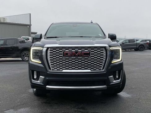 Used 2021 GMC Yukon Denali w/ Denali Premium Package image 9