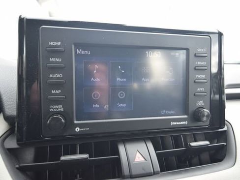 Used 2021 Toyota RAV4 XLE image 10