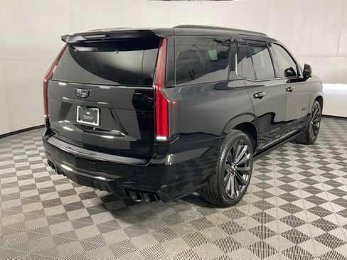 Used 2025 Cadillac Escalade V AWD/4WD image 6