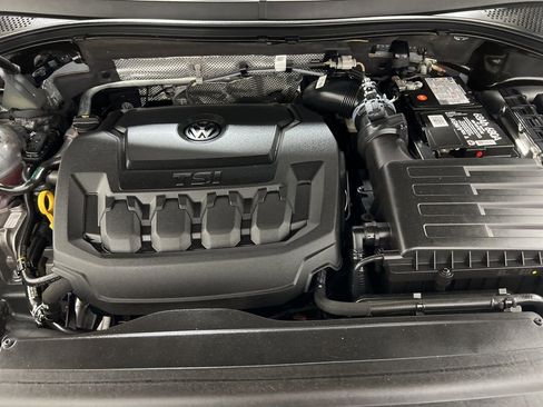 Used 2023 Volkswagen Tiguan SE w/ Panoramic Sunroof Package image 22