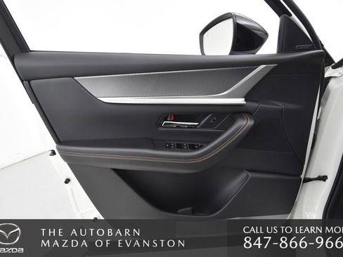 Certified 2025 MAZDA CX-70 Plug-In Hybrid w/ Premium Plus image 32