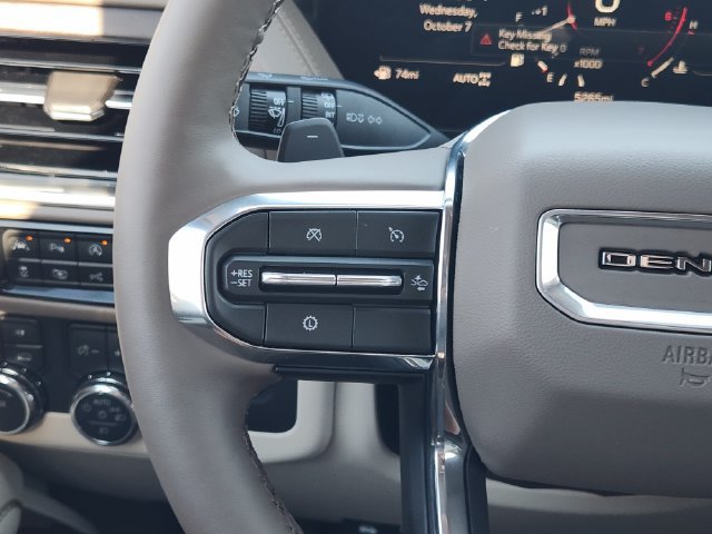 Used 2026 GMC Yukon Denali w/ Sun & Power Step Package AWD/4WD image 27