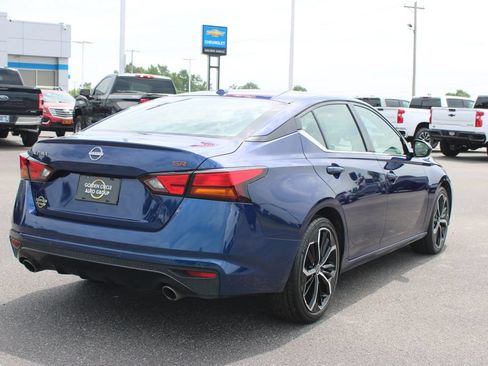 Used 2024 Nissan Altima 2.5 SR FWD image 9