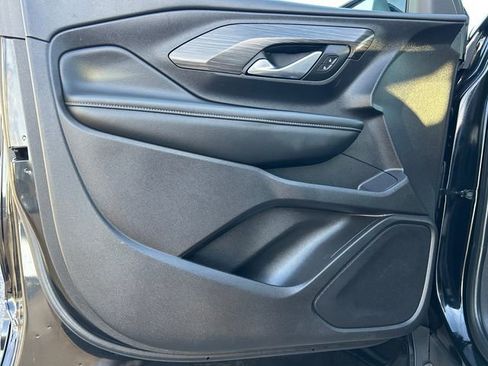 Used 2024 GMC Terrain SLE image 18