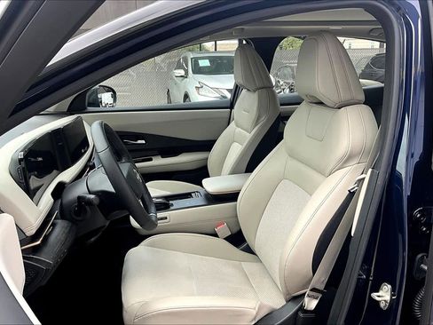 Used 2023 Nissan Ariya FWD image 7