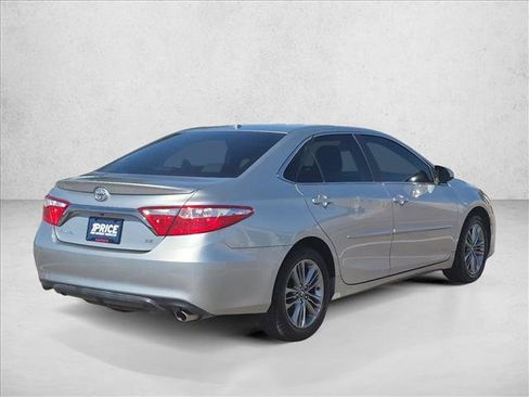 Used 2015 Toyota Camry SE FWD image 5