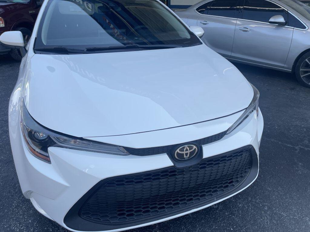 Used 2021 Toyota Corolla LE FWD image 1
