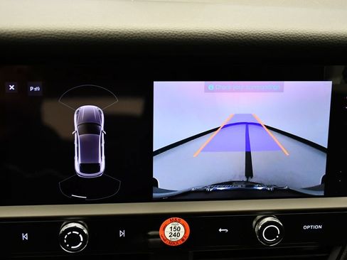 Certified 2026 Porsche Macan AWD/4WD image 32