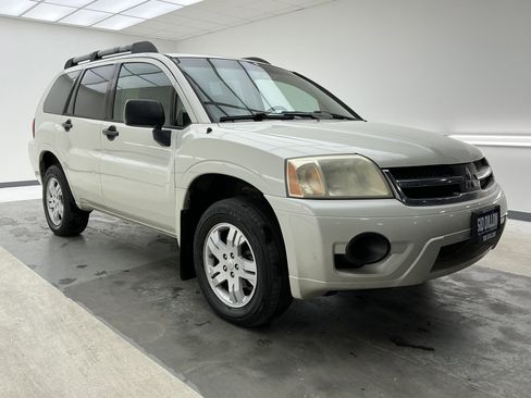 Used 2007 Mitsubishi Endeavor LS image 3