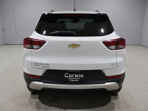 Used 2023 Chevrolet TrailBlazer LT AWD/4WD image 3