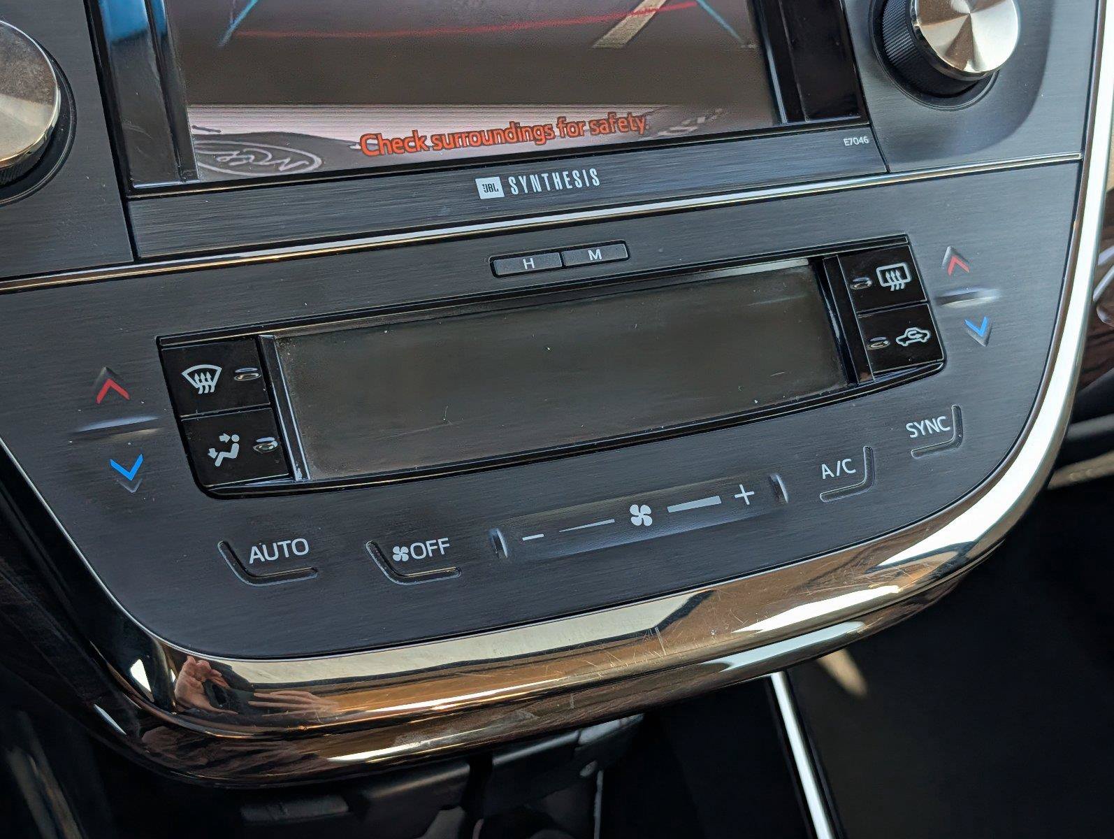 Used 2013 Toyota Avalon Limited FWD image 19