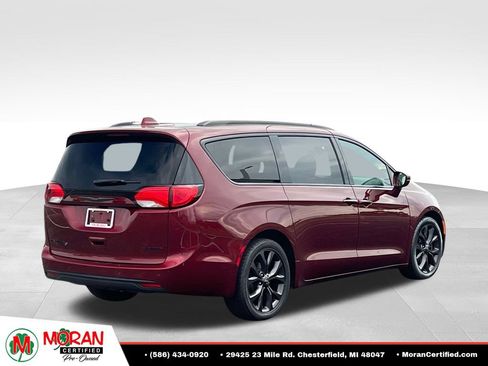 Used 2019 Chrysler Pacifica Limited w/ S Appearance Package FWD image 5