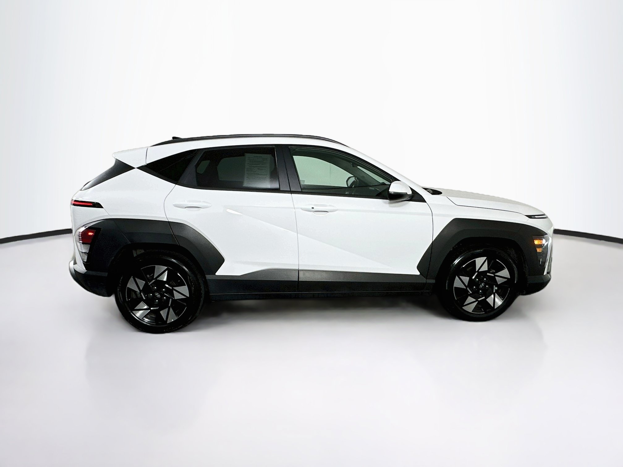 Used 2025 Hyundai Kona SEL FWD image 10