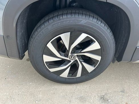 Certified 2026 Volkswagen Tiguan S FWD image 29