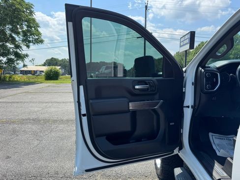 Used 2020 Chevrolet Silverado 2500 LTZ w/ LTZ Premium Package RWD image 21