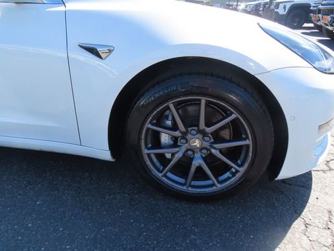 Used 2020 Tesla Model 3 Standard Range Plus RWD image 10