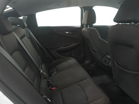 Used 2020 Chevrolet Malibu LT image 12