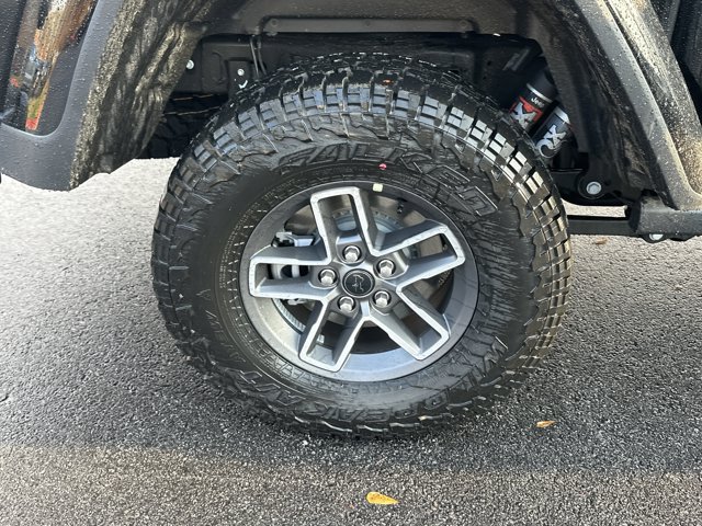 New 2026 Jeep Gladiator Mojave w/ Steel Bumper Group AWD/4WD image 17
