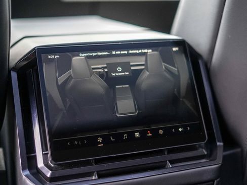 Used 2024 Tesla Cybertruck AWD Crew Cab image 21