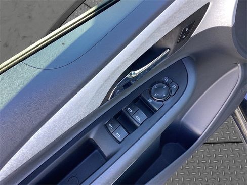 Used 2017 Chevrolet Bolt LT image 12