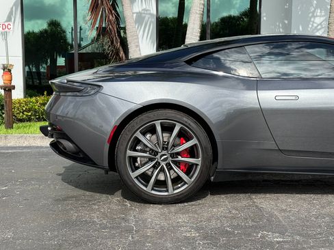 Used 2018 Aston Martin DB11 V12 RWD image 3