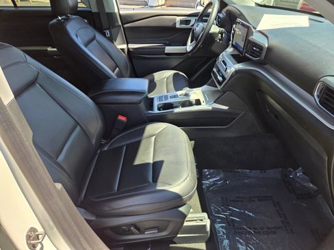 Certified 2023 Ford Explorer XLT w/ Equipment Group 202A RWD image 15
