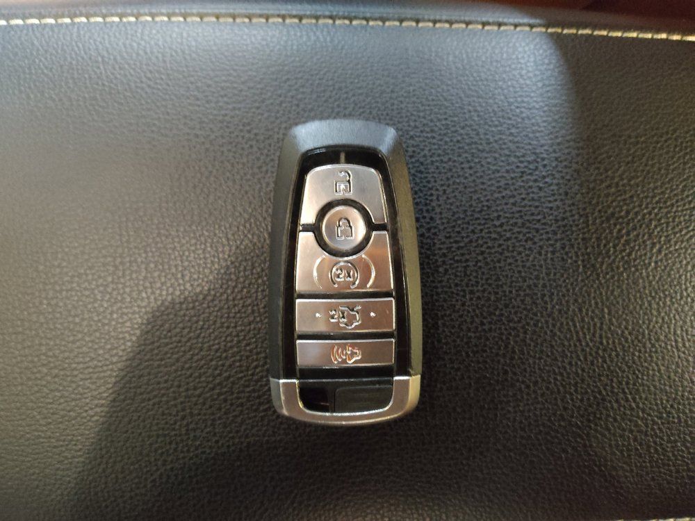 Used 2020 Ford Fusion Energi Titanium FWD image 32