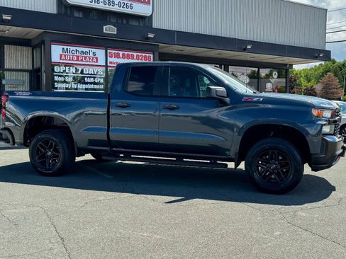 Used 2019 Chevrolet Silverado 1500 Custom Trail Boss w/ Custom Convenience Package AWD/4WD image 3