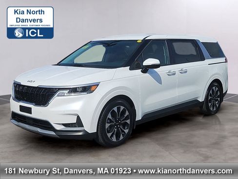 Used 2024 Kia Carnival EX image 1