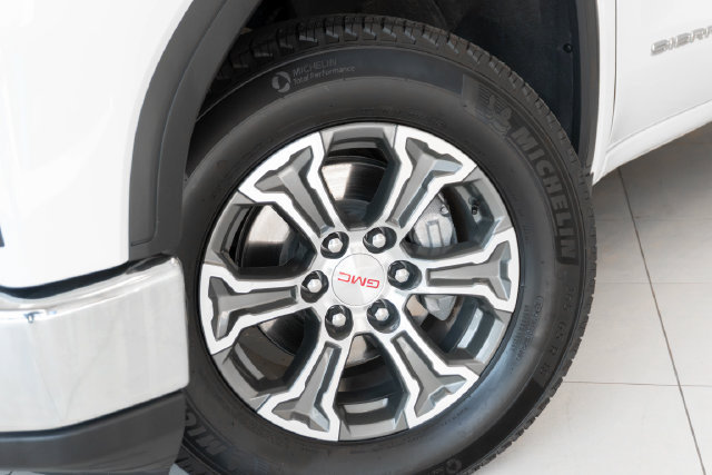 Used 2026 GMC Sierra 1500 SLT AWD/4WD image 2