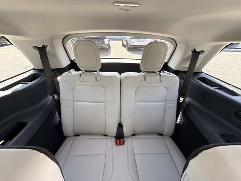 New 2026 Lincoln Aviator 2WD image 18