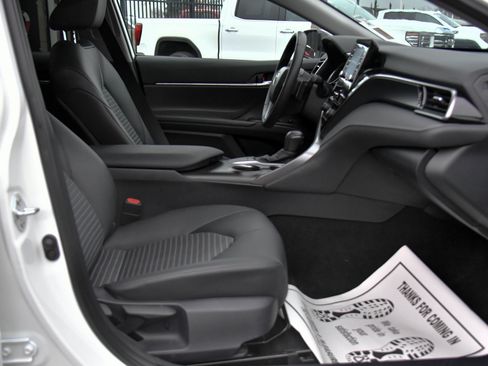 Used 2024 Toyota Camry SE image 42