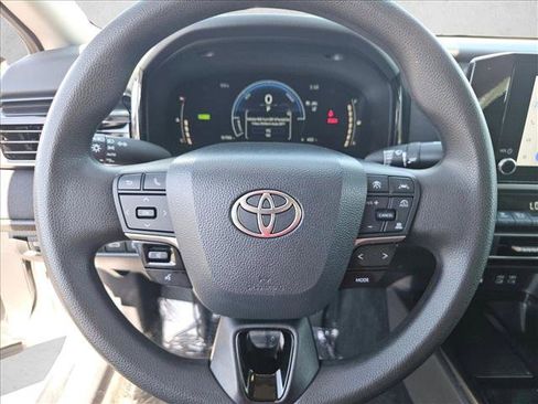 Used 2025 Toyota Camry LE FWD image 13