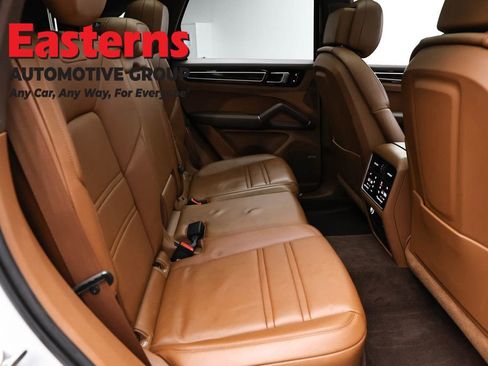Used 2019 Porsche Cayenne E-Hybrid image 23