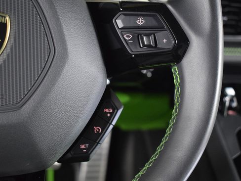 Used 2020 Lamborghini Huracan EVO image 28