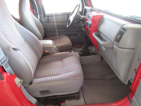 Used 1998 Jeep Wrangler SE AWD/4WD image 11