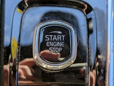 Certified 2024 Volvo XC90 B6 Ultimate w/ Lounge Package image 29