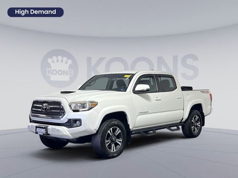 Used 2016 Toyota Tacoma TRD Sport w/ Towing Package image 1