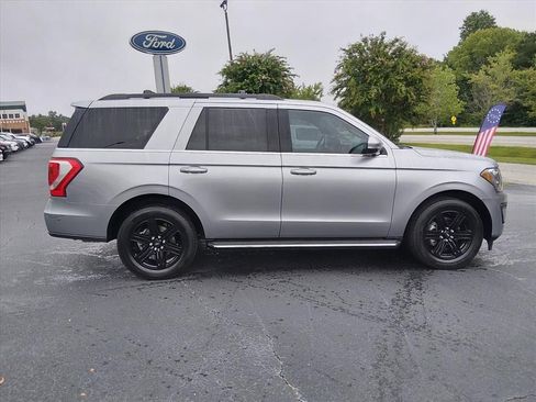 Certified 2021 Ford Expedition XLT RWD image 3