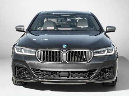Used 2023 BMW M550i xDrive w/ Dynamic Handling Package AWD/4WD image 3