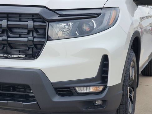 New 2026 Honda Ridgeline Black Edition image 6