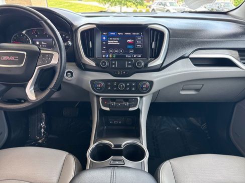 Used 2022 GMC Terrain SLT w/ Infotainment Package II AWD/4WD image 9