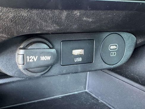 Used 2025 Hyundai Elantra SE FWD image 9