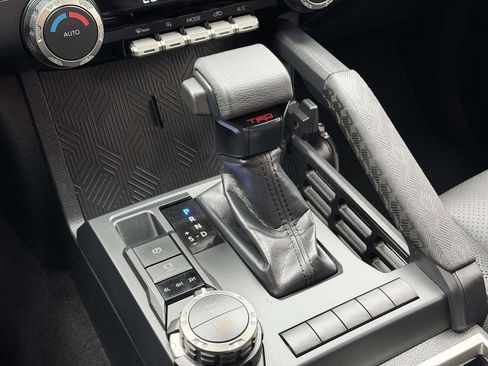 Used 2025 Toyota Tacoma TRD Sport image 6