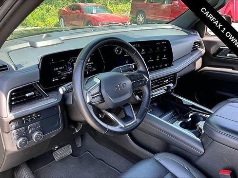 Used 2025 Chevrolet Suburban Z71 AWD/4WD image 5