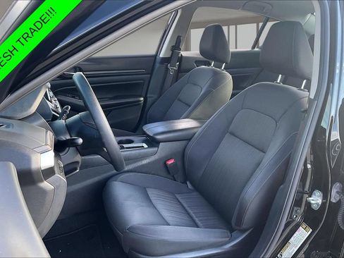 Used 2025 Nissan Altima 2.5 SV FWD image 20