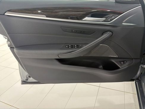 Certified 2023 BMW 530i xDrive w/ Premium Package image 10