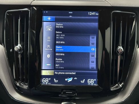 Used 2018 Volvo XC60 T8 R-Design w/ Convenience Package image 33