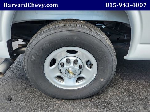 Used 2025 Chevrolet Express 2500 Extended w/ Safety Package image 31